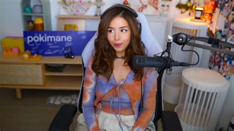 streamer leaked nudes|POKIMANE SHOWS HER TITS ON TWITCH LIVE STREAM。